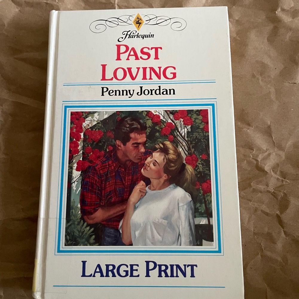 Past Loving by Penny Jordan - Large Print Book used